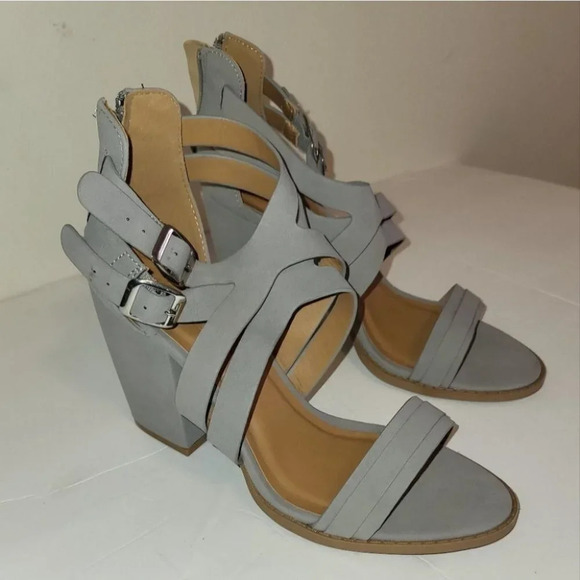 Women's Charlotte Russe Sandals (Grey - Size 7) - Picture 9 of 10